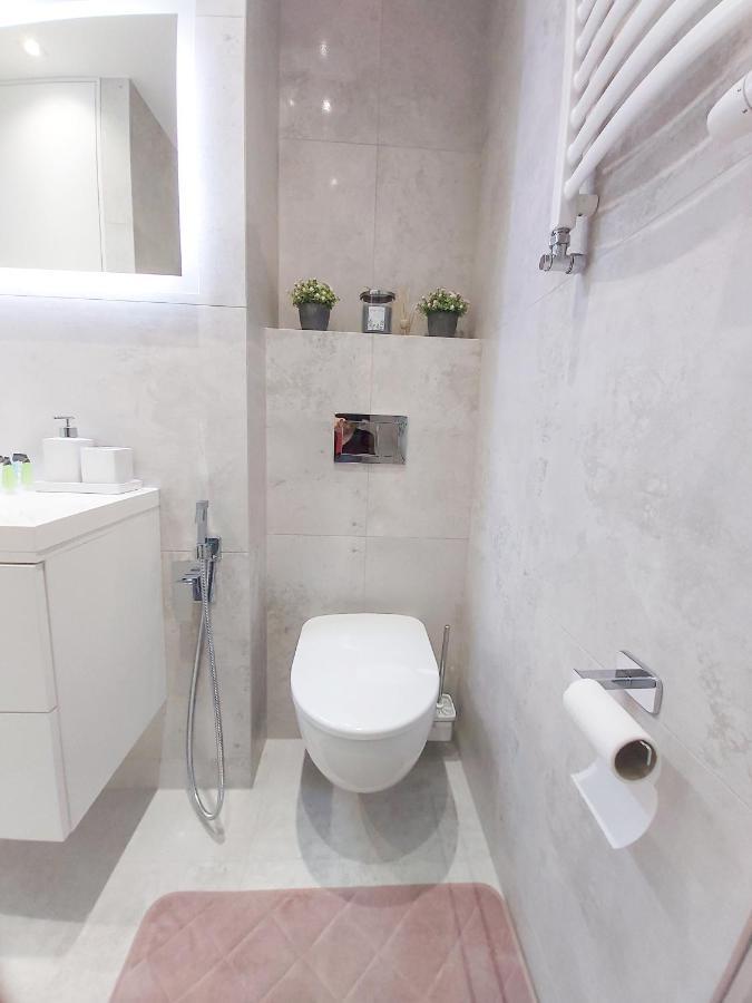 Apartament Bella Rosa Z Podziemnym Parkingiem Kielce Ngoại thất bức ảnh