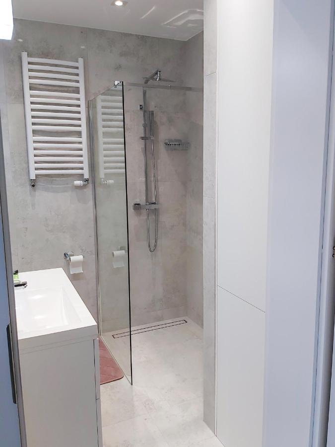Apartament Bella Rosa Z Podziemnym Parkingiem Kielce Ngoại thất bức ảnh